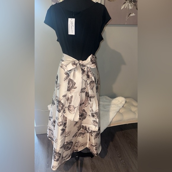 NWT Classy Women’s Dress w/ Versatile Tie - Picture 4 of 4